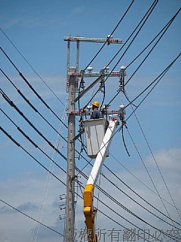 台電人員施工