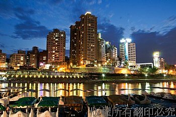 碧潭夜景