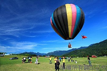 2011想飛的季節.國內外熱氣球好手熱烈參與.