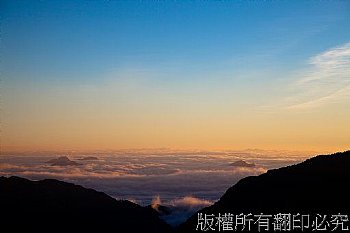 冬天的合歡山日出雲海