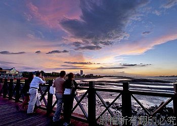 八里天空彩雲