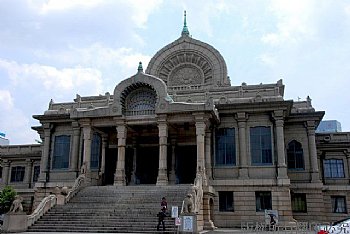 東京-築地本願寺-外觀很像回教建築風格的佛寺，相當特殊。