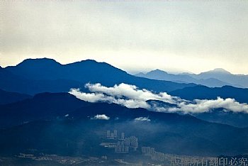 雲 天空雲彩 山巒 晨昏